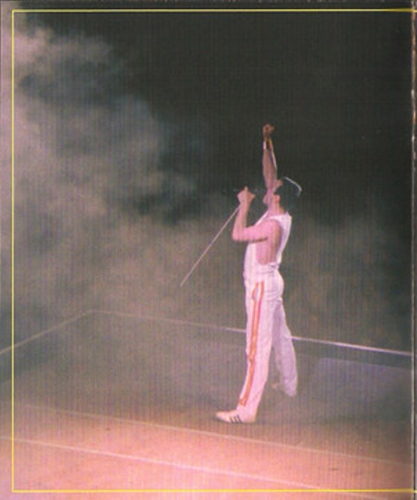 Queen  Hungarian Rhapsody; Live In Budapest : Booklet 2